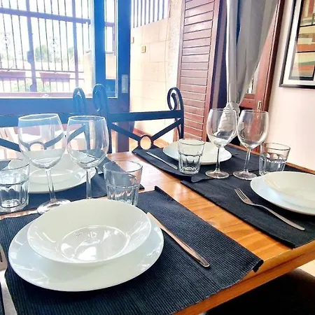 Дом отдыха Ten Bel Primavera, Pool & Free Wifi Арона