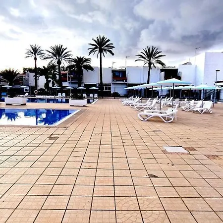 Ten Bel Primavera, Pool & Free Wifi * Арона